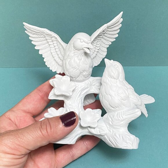 Beautiful Matte White Bird Sculpture - Upcycled - Vintage - Salvaged - Farmhouse - Picture 6 of 7